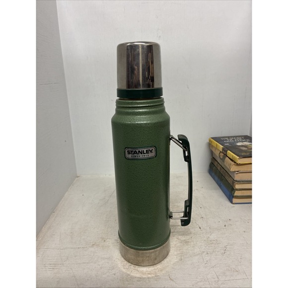 Stanley Thermos Original Vintage Green Vacuum Bottle Clean! 1.1 Quart/1 Liter - Picture 1 of 13